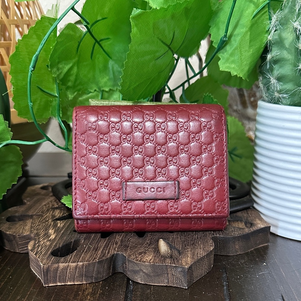 GUCCI Soft Microguccissima Continental Wallet Burgundy Embossed Leather Wallet